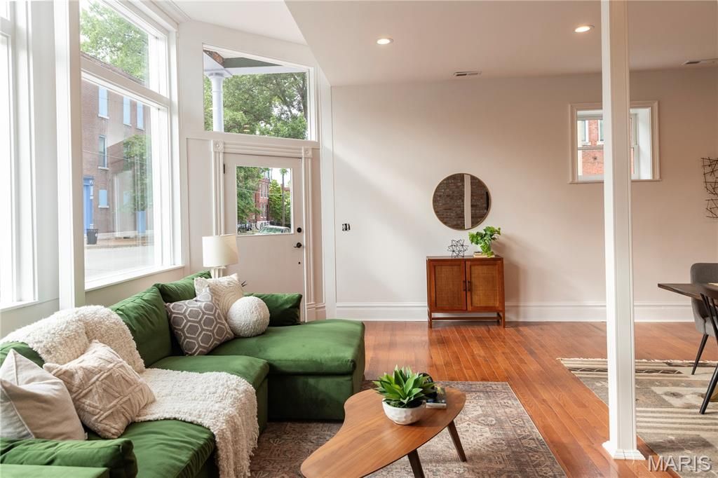 Photo of 2330 S 9th St, St Louis, MO 63104 (MLS # 25073105)