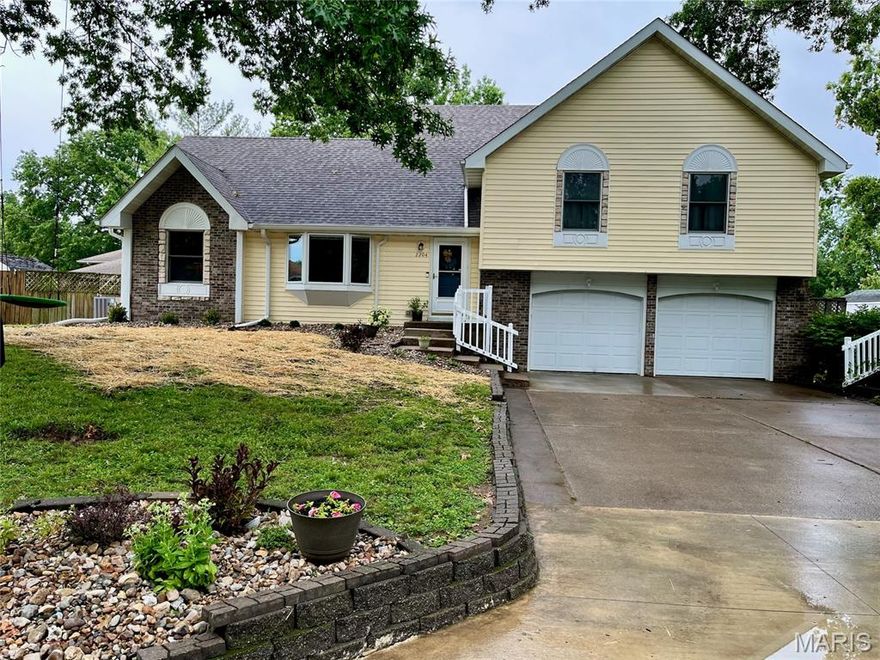 This spacious residence features 7 bedrooms and 4.5 bathrooms, perfect for large families or entertaining groups. Enjoy a private, backyard and many interior updates including elegant granite countertops, modern lighting, and updated flooring throughout. With two living spaces, this home is conveniently located on the north end of town, you’ll have easy access to shopping, dining, and local sports facilities, making it perfect for an active lifestyle. Don’t miss the chance to make this beautifully updated home your own!