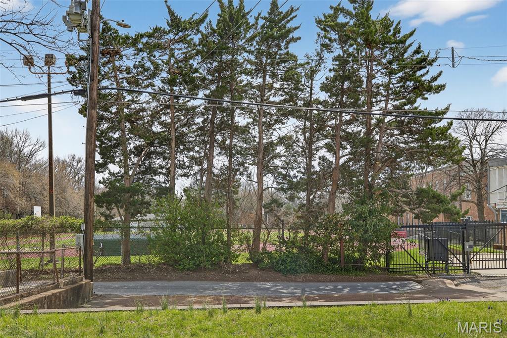 Botanical Place Condo - Residential Income