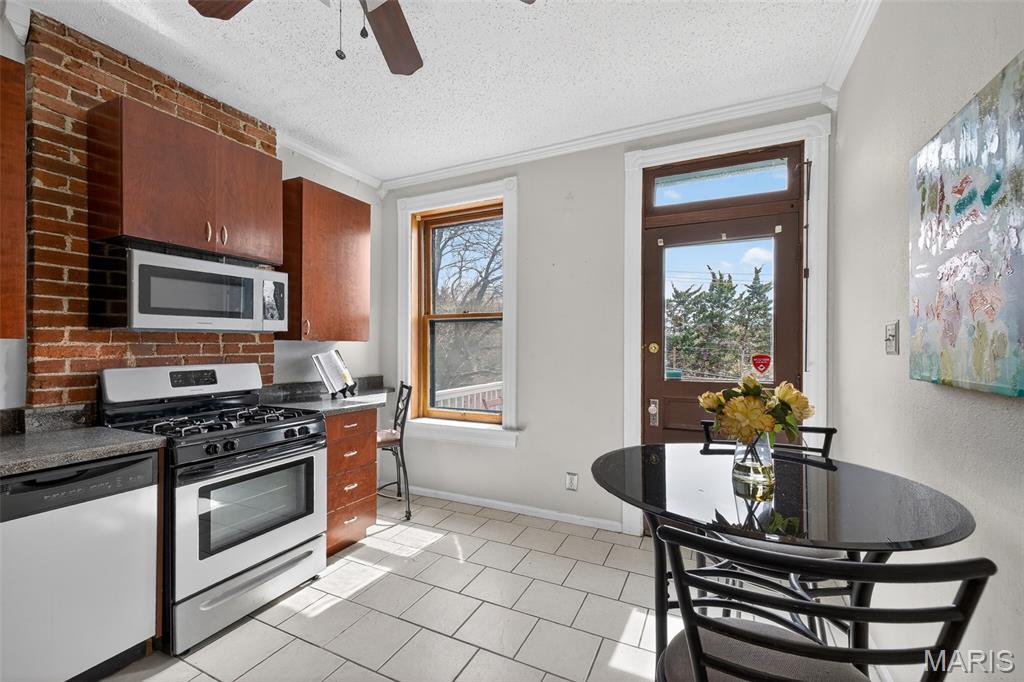 3668 Botanical Avenue