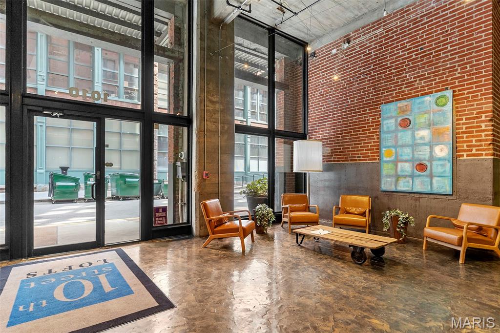 1010 Saint Charles 502