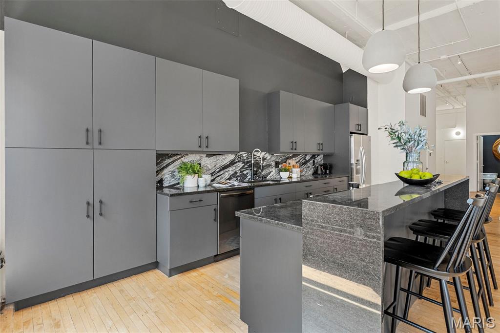 1010 Saint Charles 502