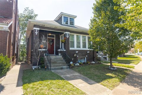Photo of 5608 S Kingshighway Boulevard, St Louis, MO 63109 (MLS # 26021978)