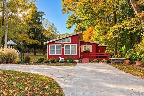 Photo of 9853 Mockingbird Hill Drive, Bonne Terre, MO 63628 (MLS # 26069331)