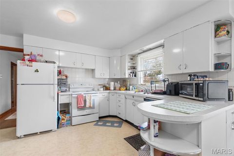 Tiny photo for 960 Chesterfield Parkway E, Chesterfield, MO 63017 (MLS # 26014542)