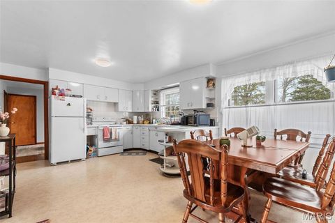 Tiny photo for 960 Chesterfield Parkway E, Chesterfield, MO 63017 (MLS # 26014542)