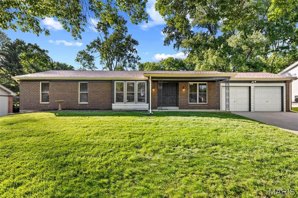 Photo of 13241 Delft Drive, St Louis, MO 63146 (MLS # 26028577)