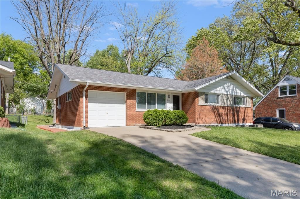 Photo of 8718 Glenwood Drive, Crestwood, MO 63126 (MLS # 26024288)