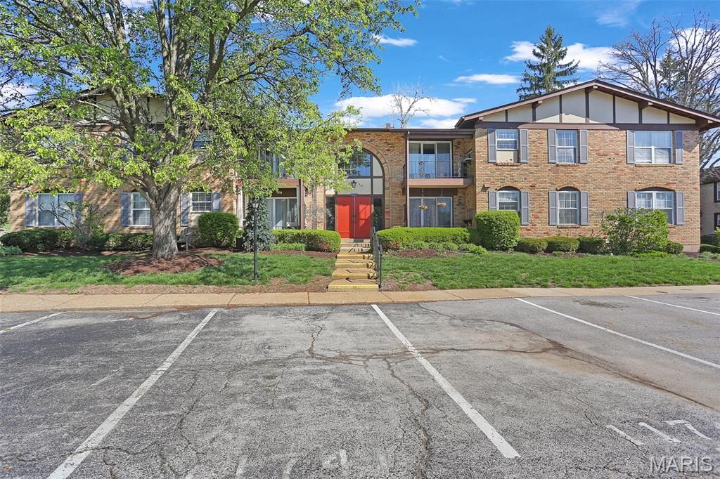 Photo of 11741 Casa Grande Drive #G, St Louis, MO 63146 (MLS # 26020335)