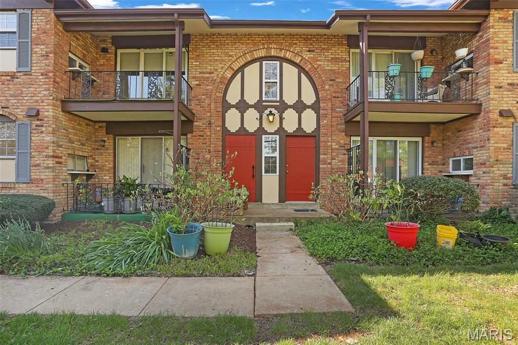 Photo of 11741 Casa Grande Drive #G, St Louis, MO 63146 (MLS # 26020335)