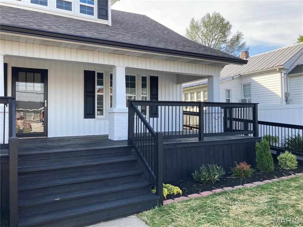 Photo of 141 S Messmer Street, Kelso, MO 63758 (MLS # 26020970)