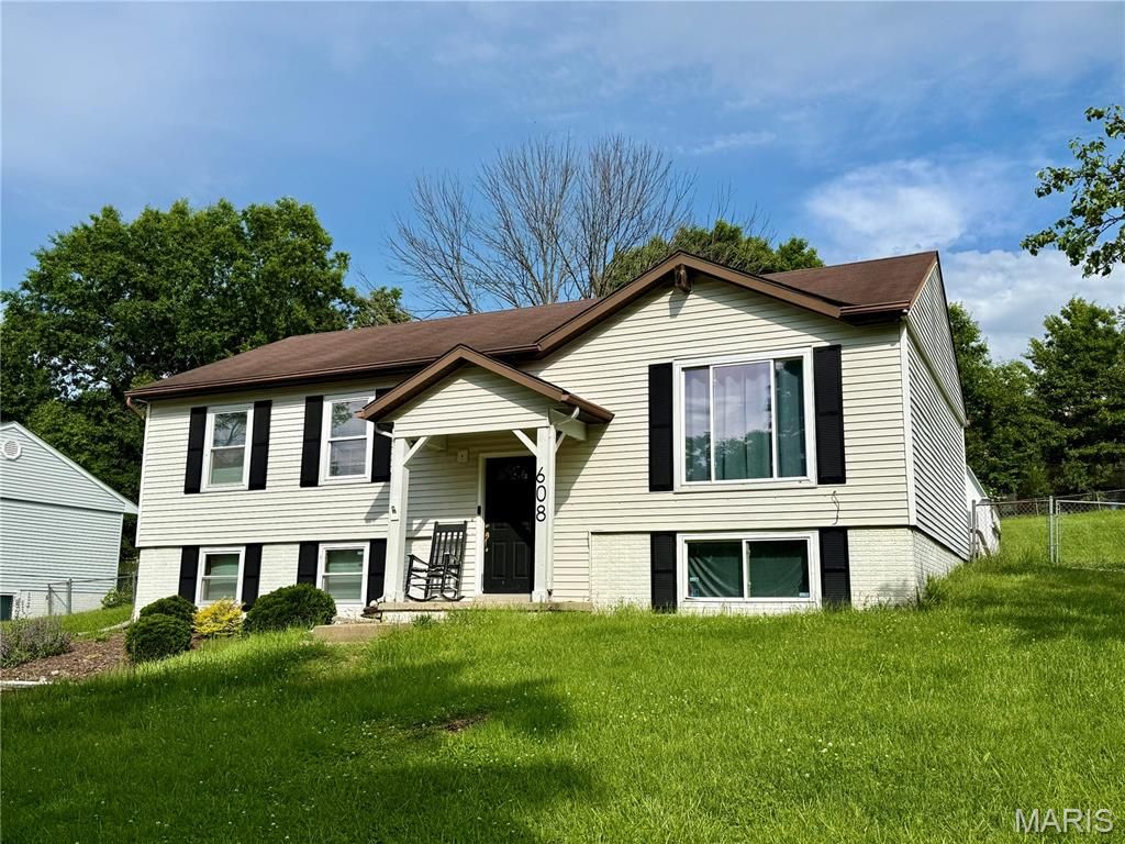 Photo of 608 Williams Drive, Eureka, MO 63025 (MLS # 26028478)