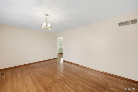 Tiny photo for 16 Rockwood Forest Glen Gln, Wildwood, MO 63025 (MLS # 26013029)