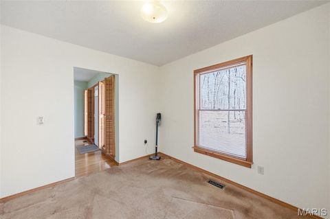 Tiny photo for 16 Rockwood Forest Glen Gln, Wildwood, MO 63025 (MLS # 26013029)