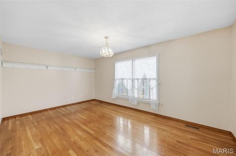 Tiny photo for 16 Rockwood Forest Glen Gln, Wildwood, MO 63025 (MLS # 26013029)