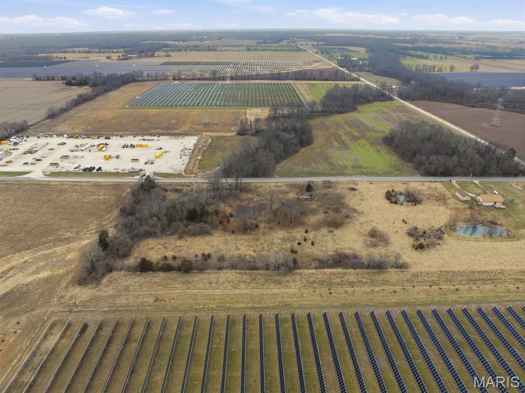 Photo of 23372 Powerline Road, Warrenton, MO 63383 (MLS # 26013495)