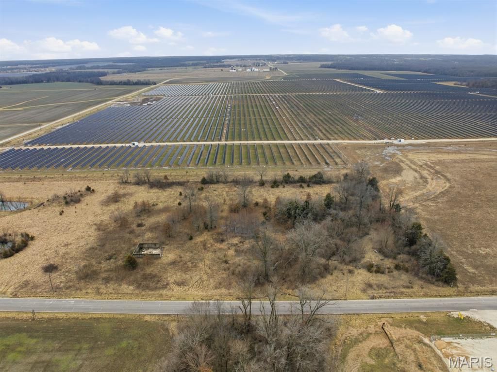 Photo of 23372 Powerline Road, Warrenton, MO 63383 (MLS # 26013495)