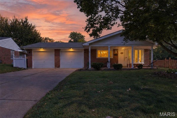 40 SAINT BENEDICT LN, FLORISSANT, MO 63033 - Image 9139b3f9cdfd26c9ee116cb9e7b03a7e/917823453