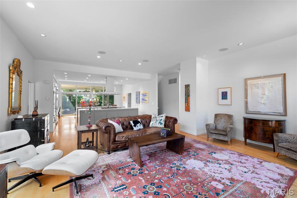 7526 Washington Avenue