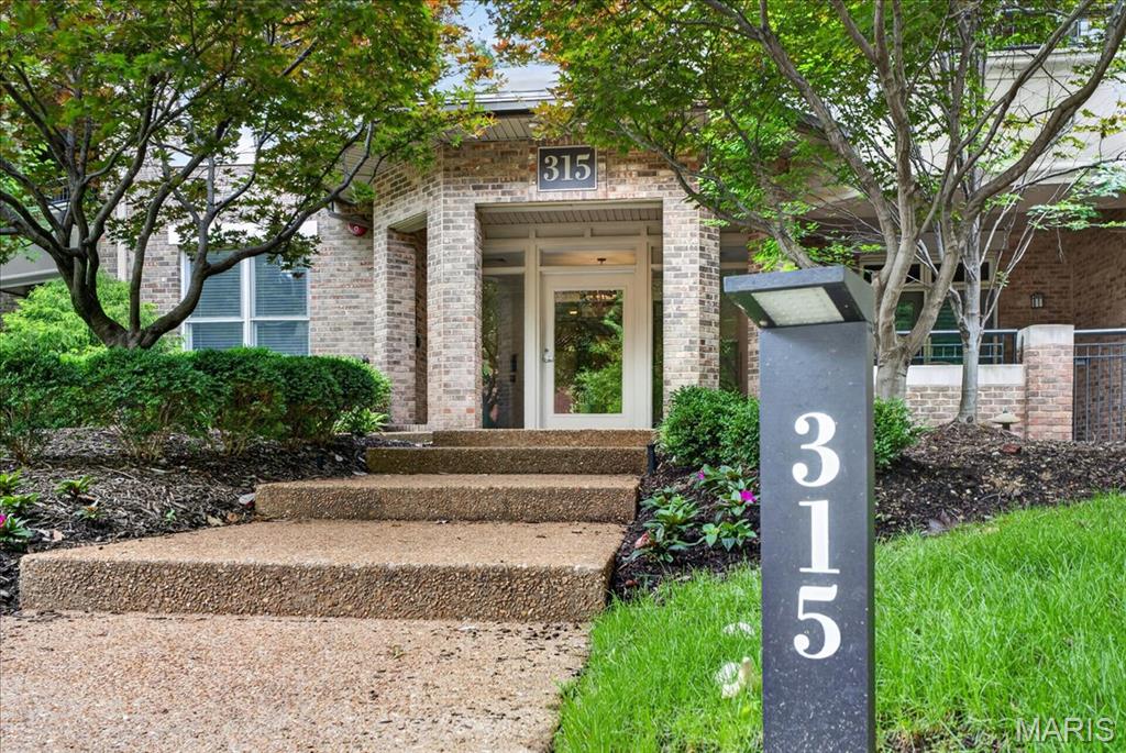 315 North Meramec A Condo - Residential