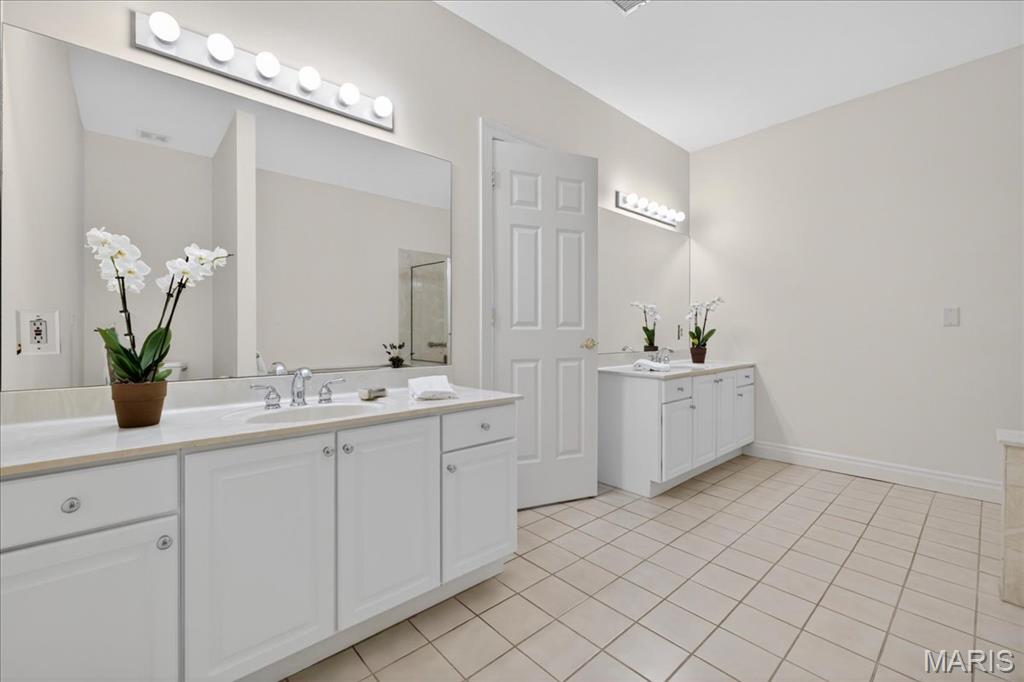 315 North Meramec A Condo - Residential