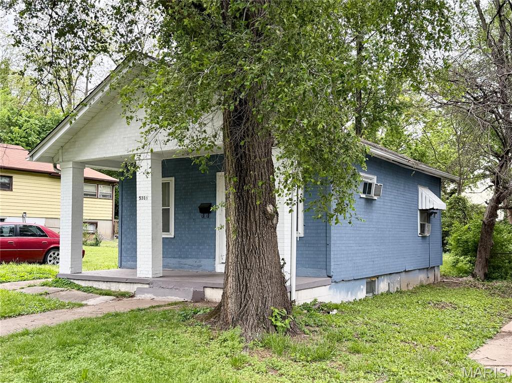 West Walnut Manor - Residential