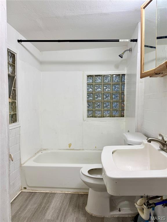 West Walnut Manor - Residential