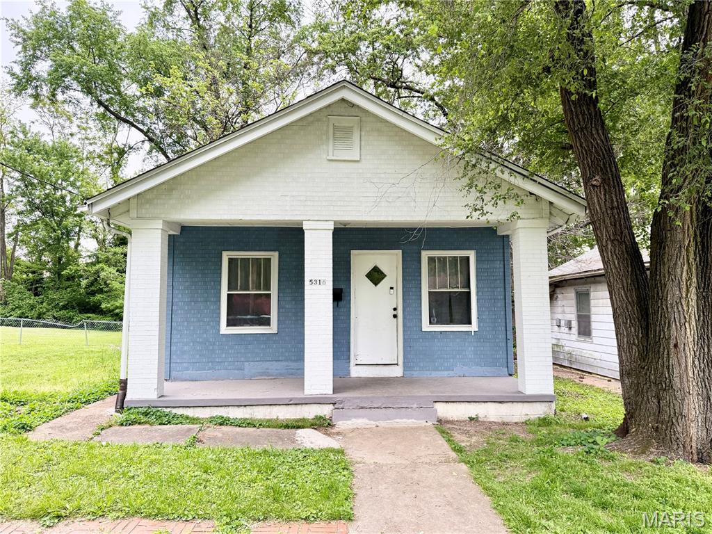 West Walnut Manor - Residential