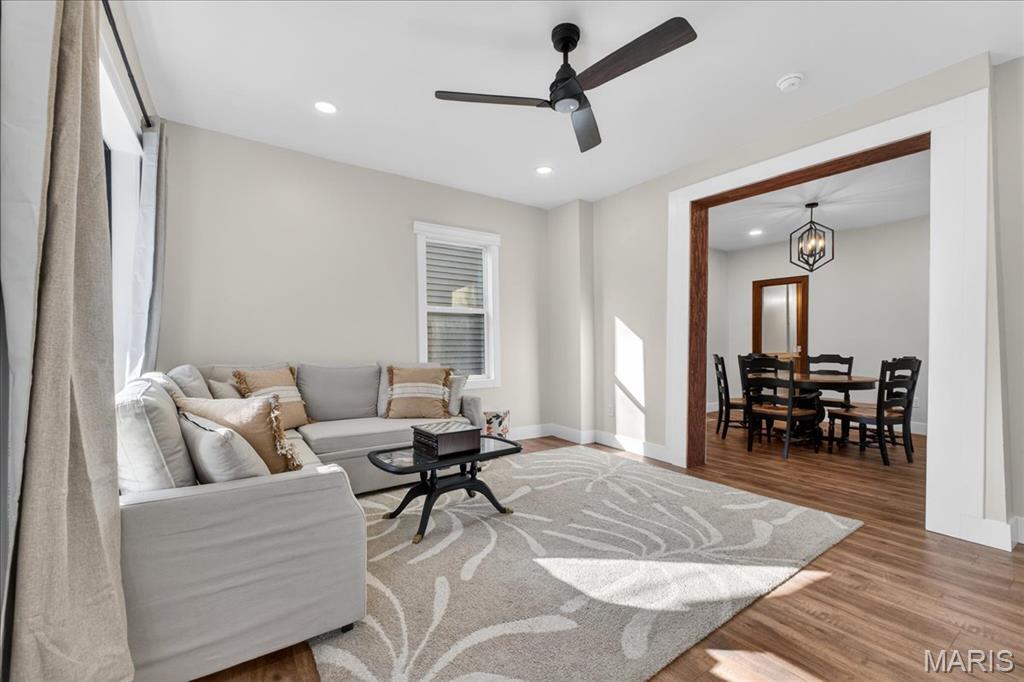 2743 Ellendale Avenue