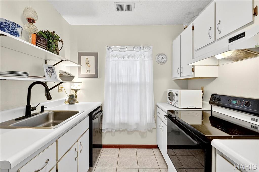 St Peters, Missouri 63376, United States, 1 Bedroom Bedrooms, ,1 BathroomBathrooms,Residential,Active,240802