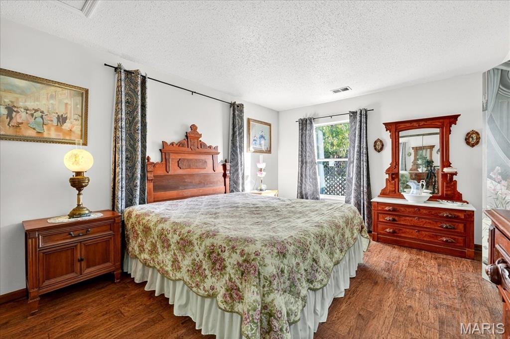 St Peters, Missouri 63376, United States, 1 Bedroom Bedrooms, ,1 BathroomBathrooms,Residential,Active,240802