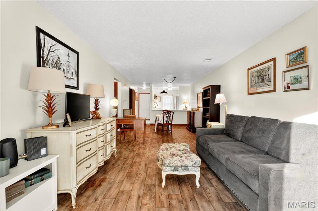 St Peters, Missouri 63376, United States, 1 Bedroom Bedrooms, ,1 BathroomBathrooms,Residential,Active,240802