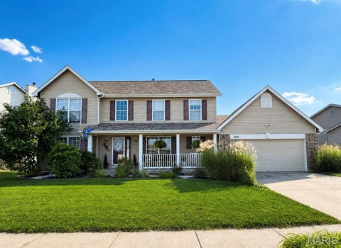 Photo of 305 Valley Bluff Drive, Wentzville, MO 63385 (MLS # 26056922)