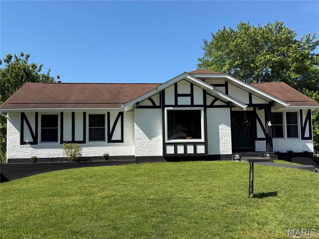Photo of 6 Cherrywood Court, St Peters, MO 63376 (MLS # 26027145)