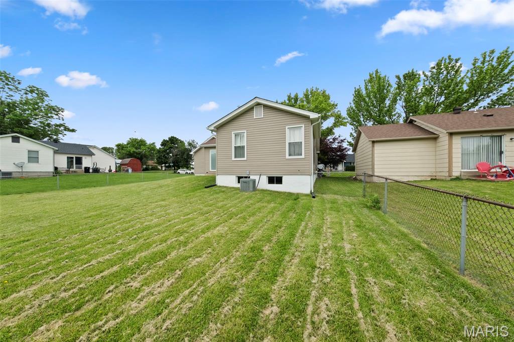 Florissant, Missouri 63031, United States, 3 Bedrooms Bedrooms, ,3 BathroomsBathrooms,Residential,Pending,139176