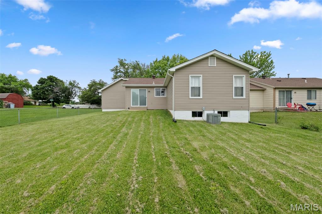 Florissant, Missouri 63031, United States, 3 Bedrooms Bedrooms, ,3 BathroomsBathrooms,Residential,Pending,139176