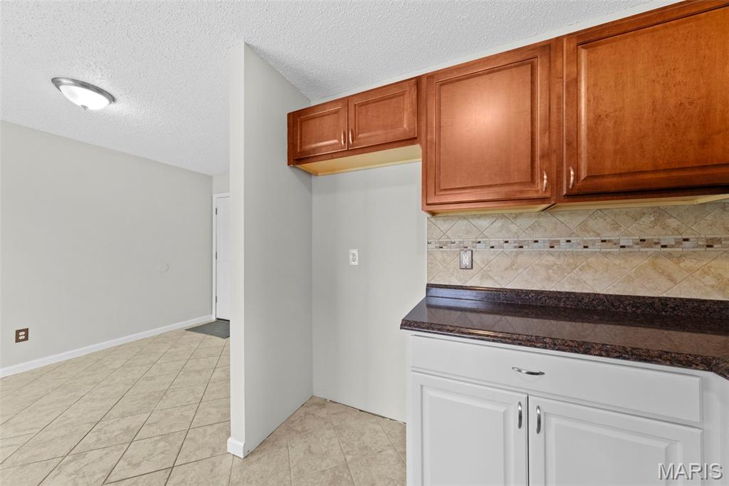 Florissant, Missouri 63031, United States, 3 Bedrooms Bedrooms, ,3 BathroomsBathrooms,Residential,Pending,139176