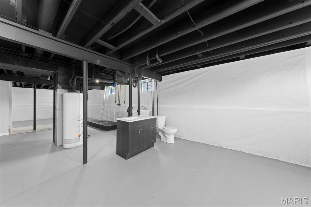 Florissant, Missouri 63031, United States, 3 Bedrooms Bedrooms, ,3 BathroomsBathrooms,Residential,Pending,139176