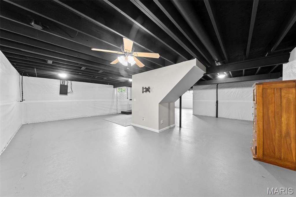 Florissant, Missouri 63031, United States, 3 Bedrooms Bedrooms, ,3 BathroomsBathrooms,Residential,Pending,139176