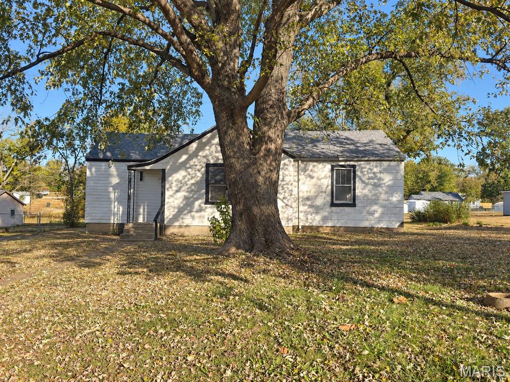 Photo of 905 High Street, Fredericktown, MO 63645 (MLS # 26068009)