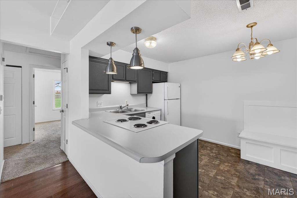 Summergate Garden Condos Ph4 - Residential