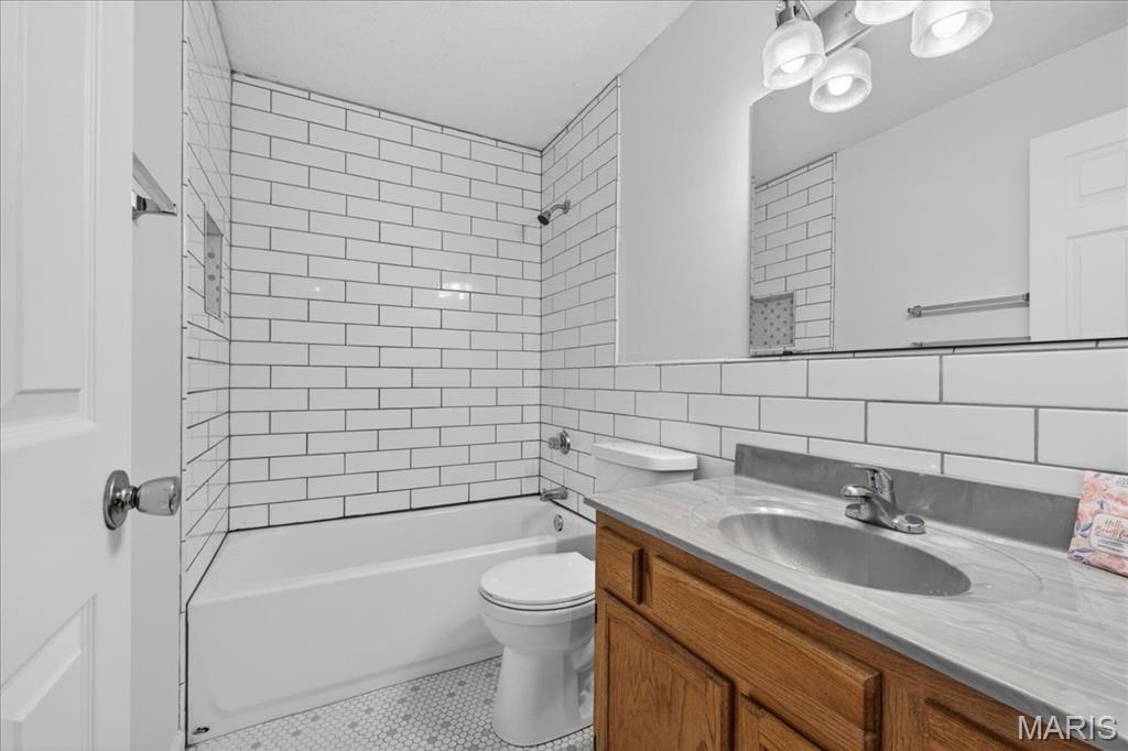 Summergate Garden Condos Ph4 - Residential