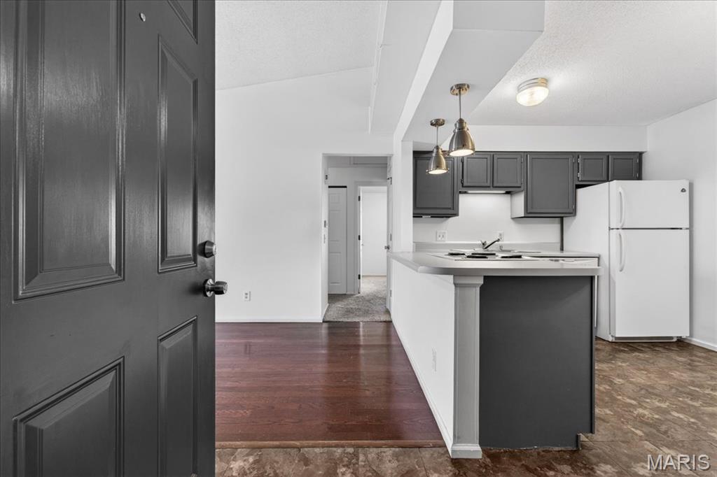 Summergate Garden Condos Ph4 - Residential