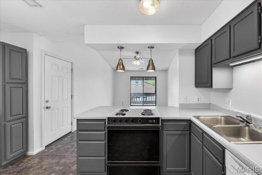 Summergate Garden Condos Ph4 - Residential