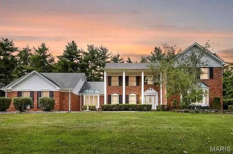 Photo of 2233 Kehrsglen Court, Chesterfield, MO 63005 (MLS # 26032201)