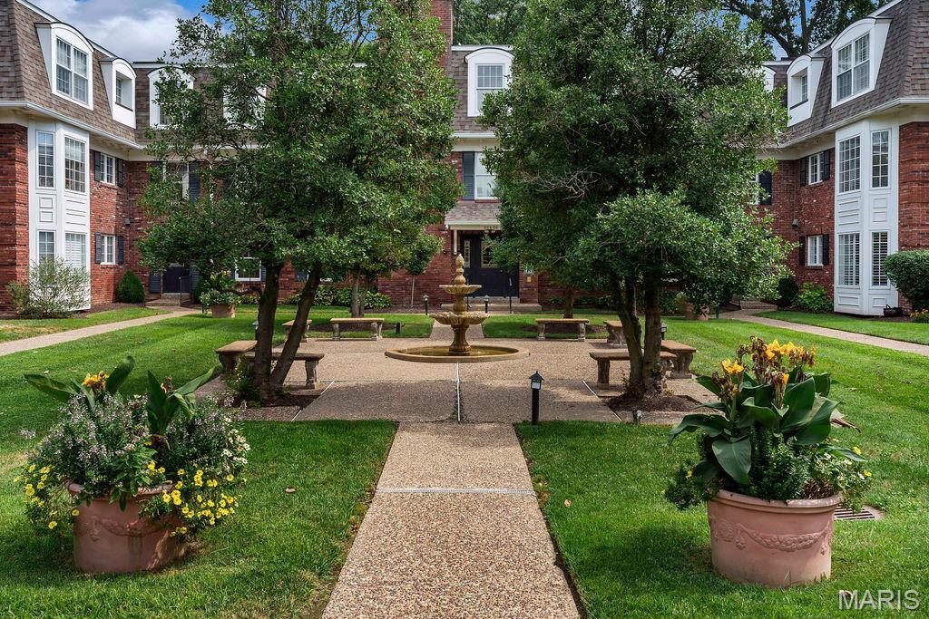 Photo of 528 N Kirkwood Road #3B, Kirkwood, MO 63122 (MLS # 26052574)