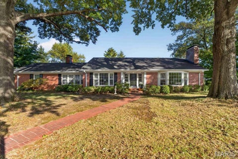 Photo of 9000 Stonebridge Drive, St Louis, MO 63117 (MLS # 26068001)