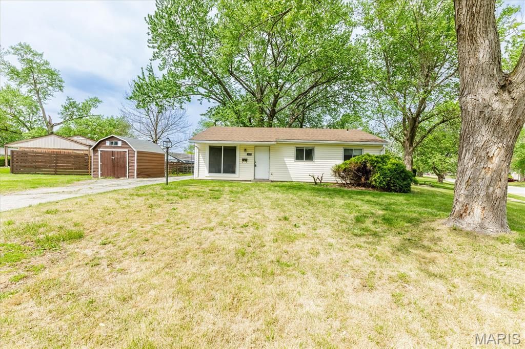 Photo of 2435 6th Lane, Florissant, MO 63031 (MLS # 26000762)