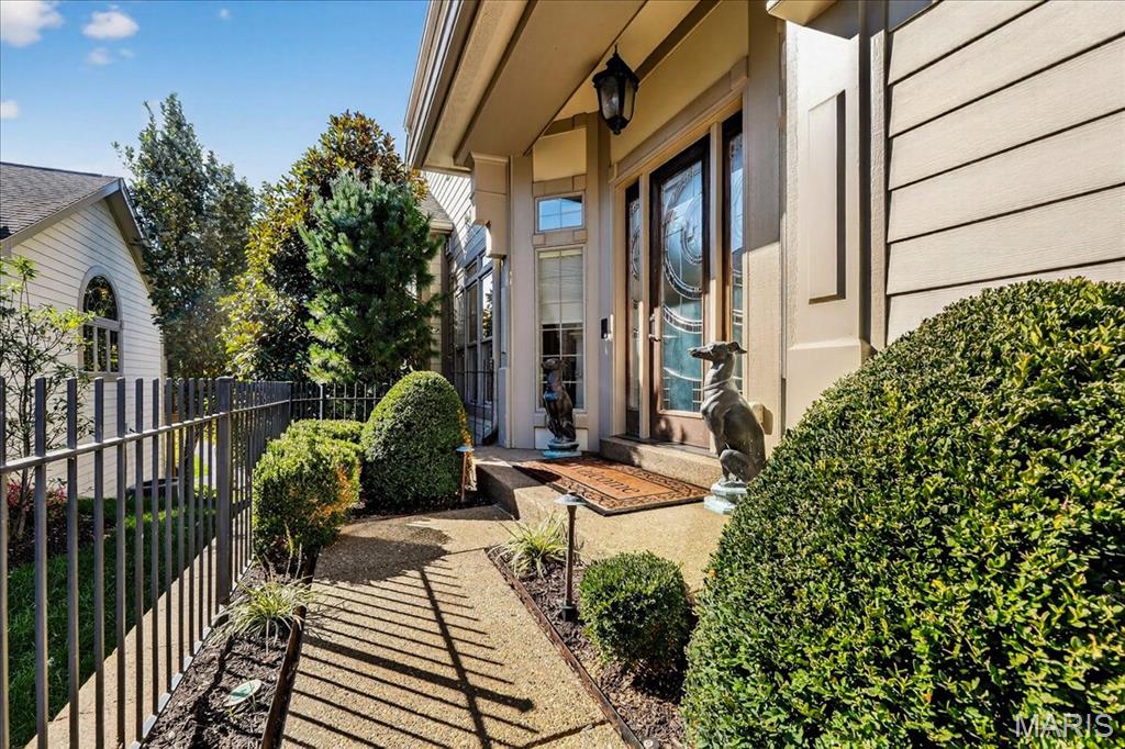 295 Meadowbrook Country Club Est