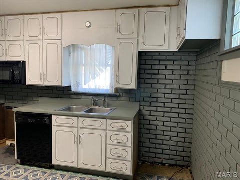 Tiny photo for 307 E Apple Avenue, Owensville, MO 65066 (MLS # 26068964)